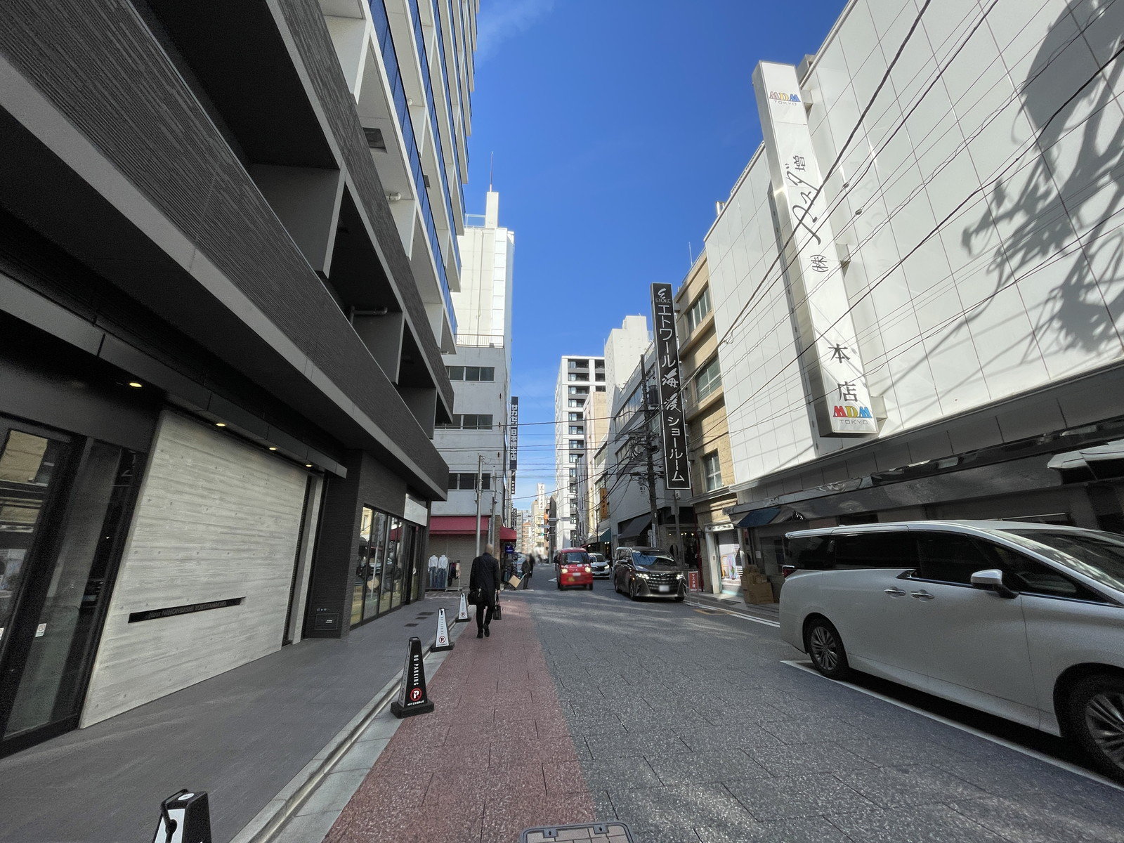 横山町Jビル前面の馬喰町横山町仲通り