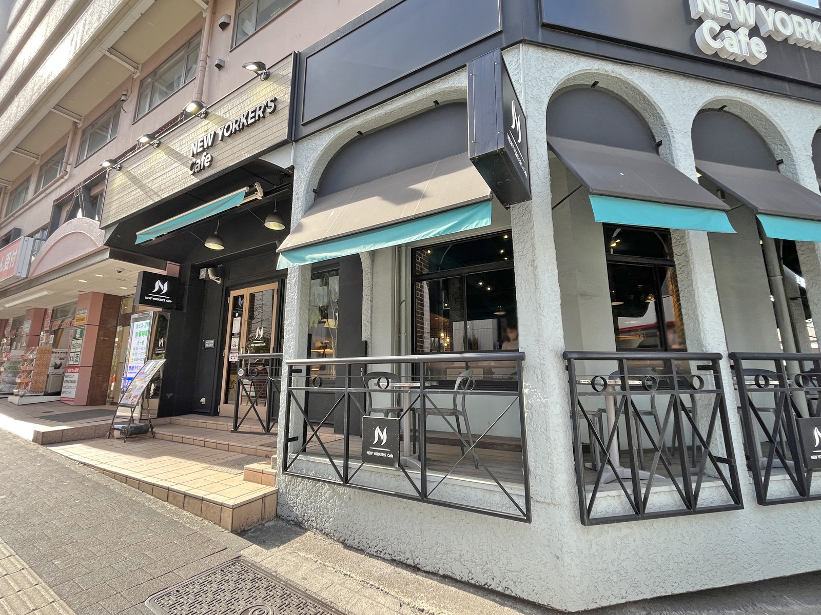 徒歩1分のNEW YORKER'S Cafe 高田馬場1丁目店
