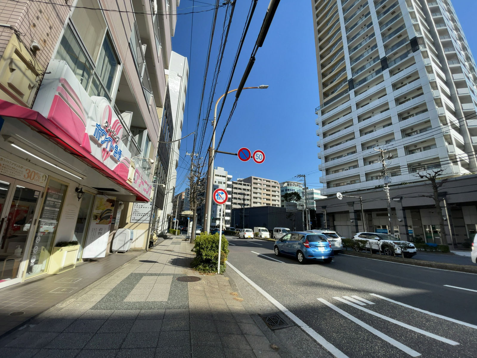 小池ビル前面の通り