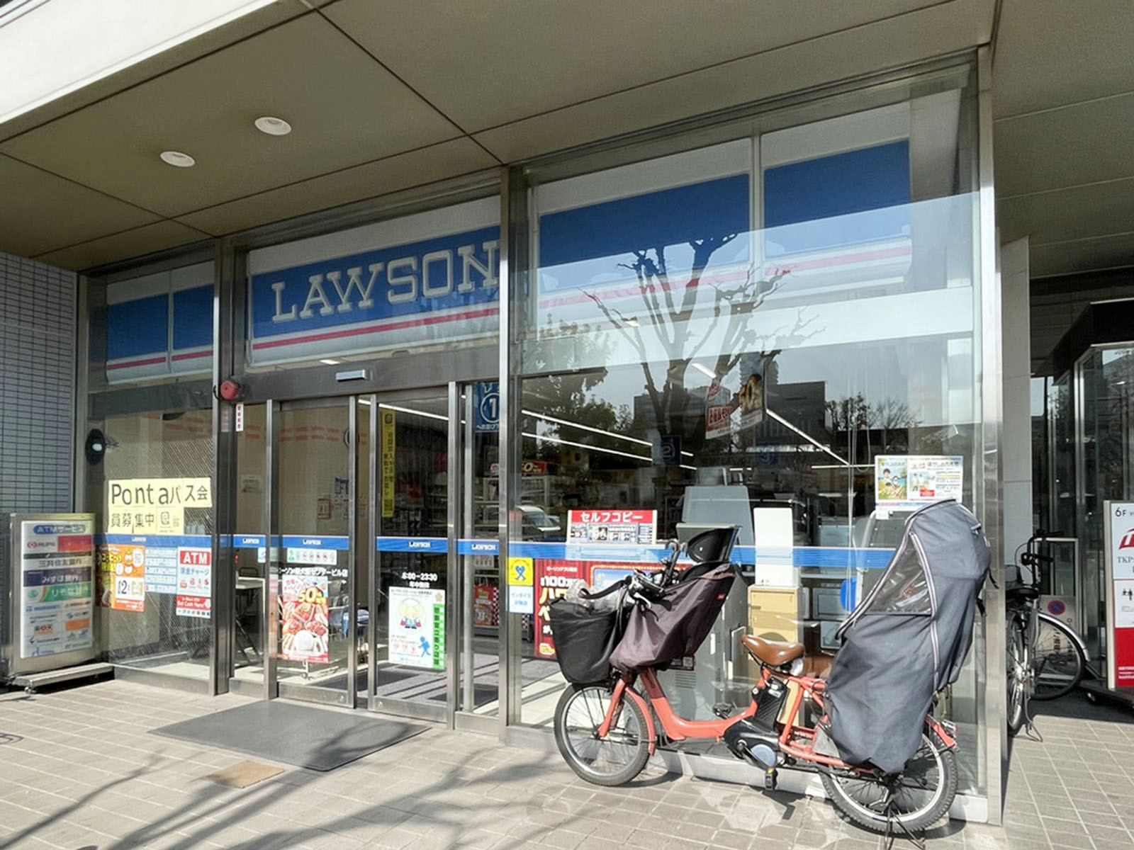 徒歩2分のローソン 新大阪センタービル店