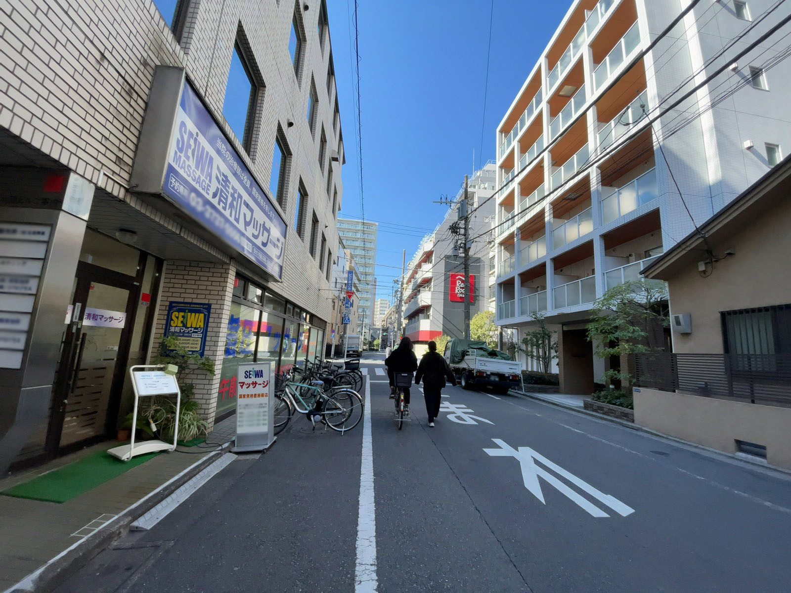 北原ビル前面の通り