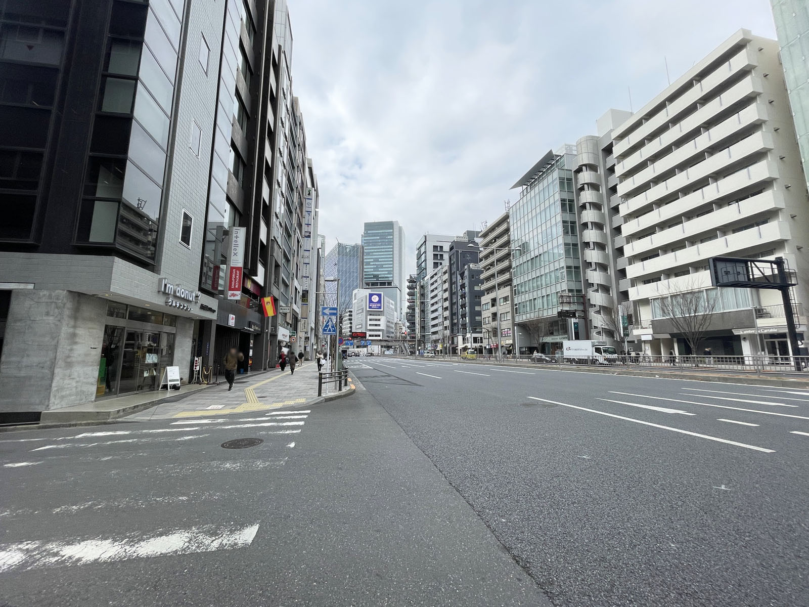 S-FRONTIER渋谷青山通り前面の青山通り