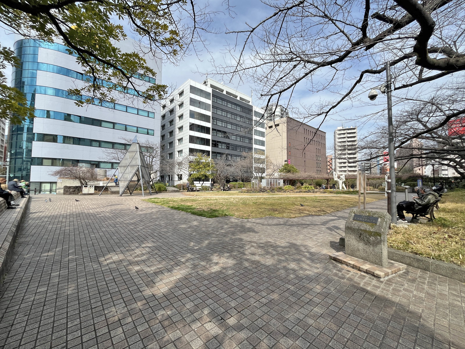 徒歩3分の中央区立築地川亀井橋公園