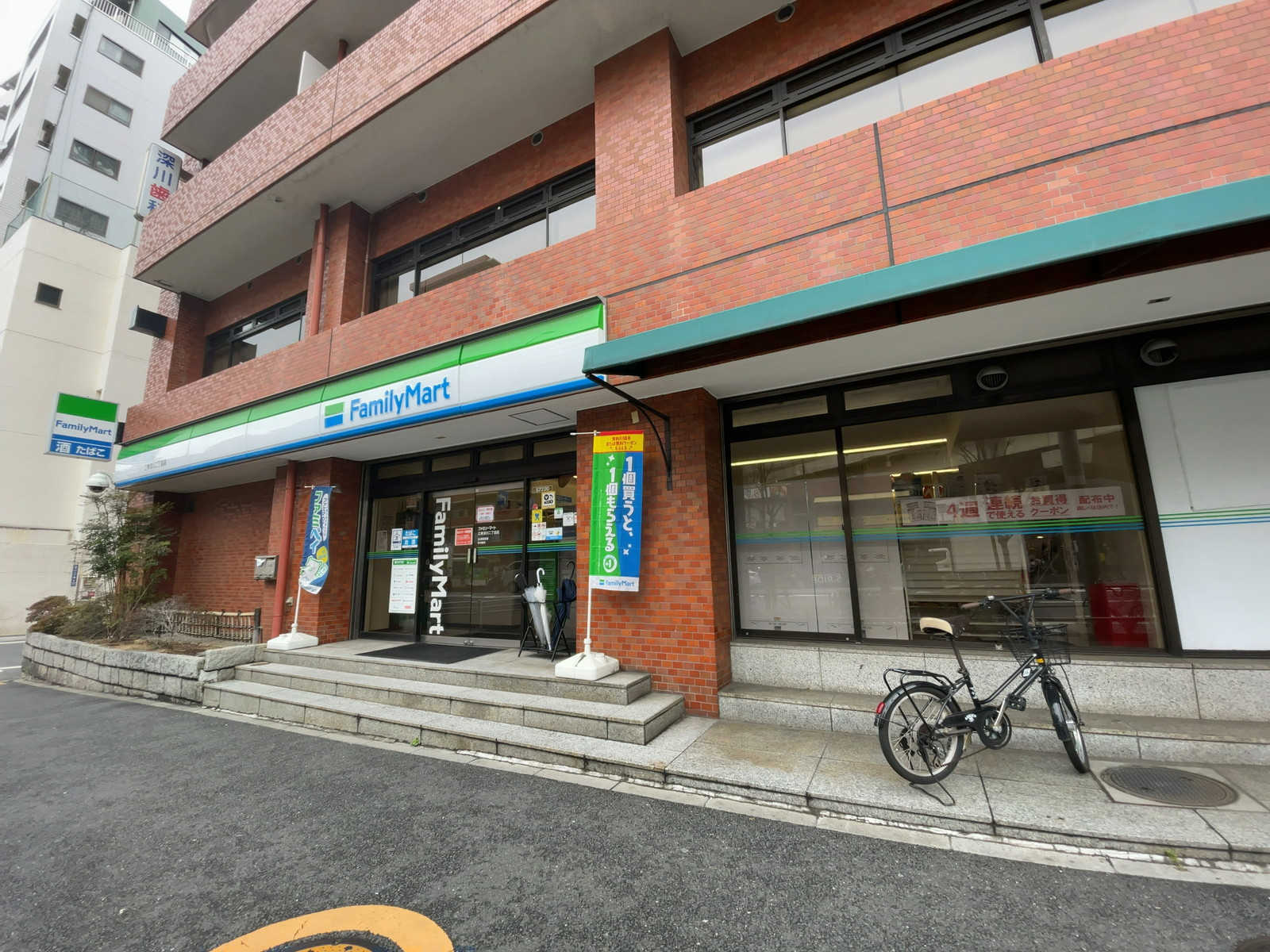 徒歩6分のファミリーマート 江東深川二丁目店