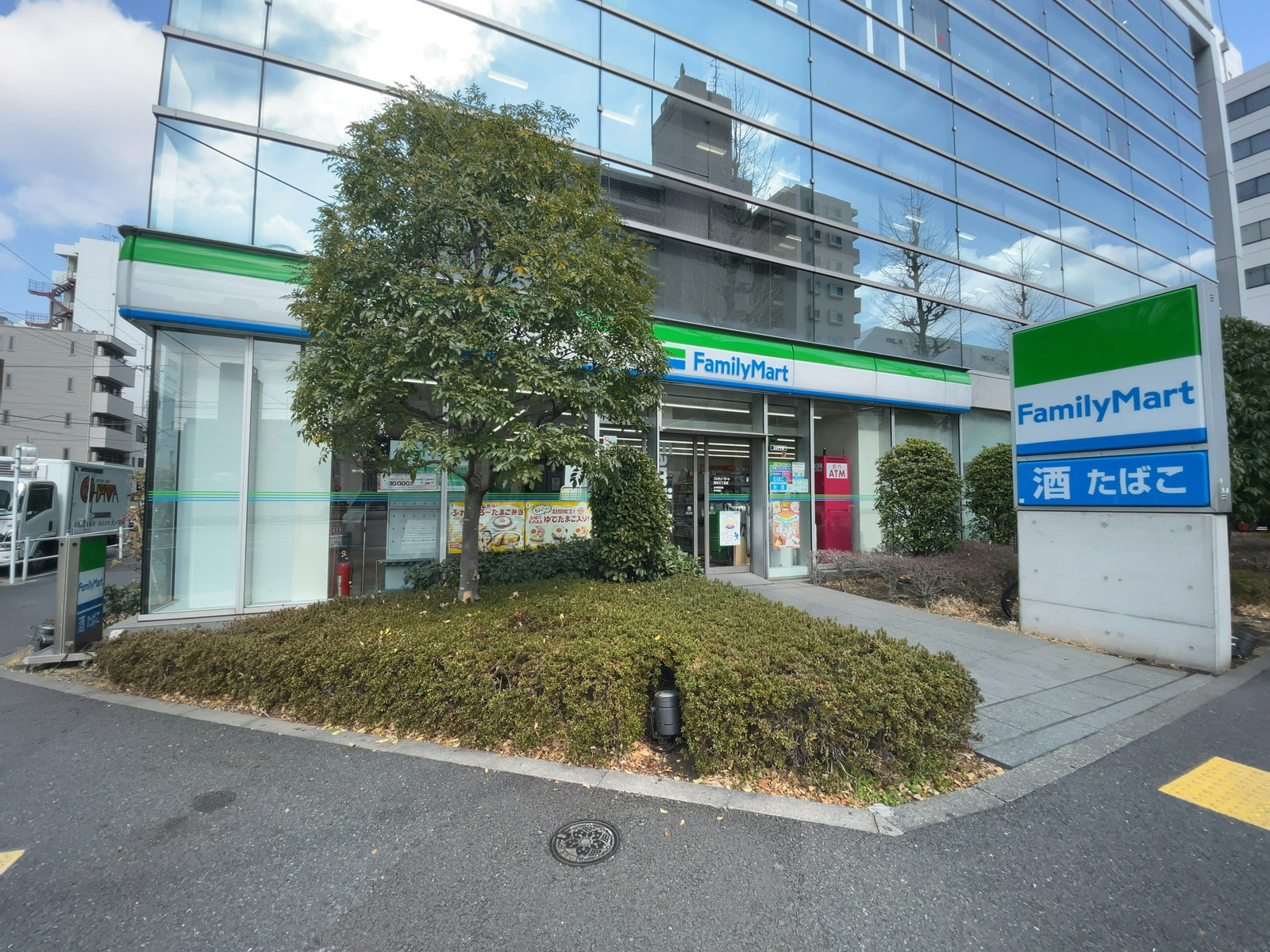 徒歩3分のファミリーマート 海岸三丁目店