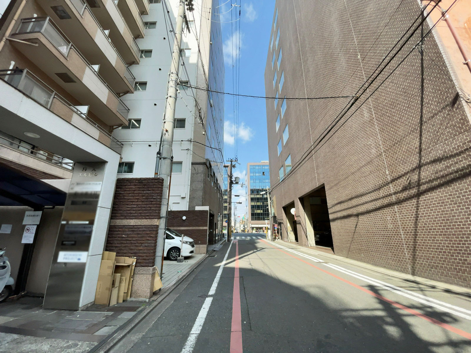 烏丸エルビル前面の通り