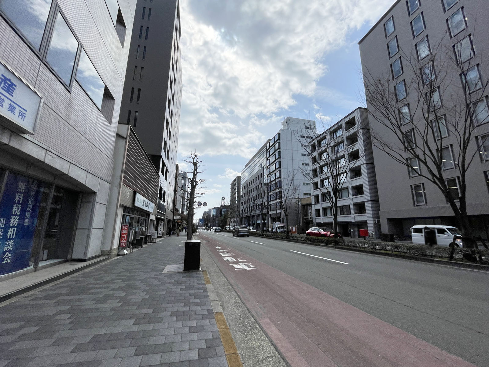 京都第一生命泉屋ビル前面の通り