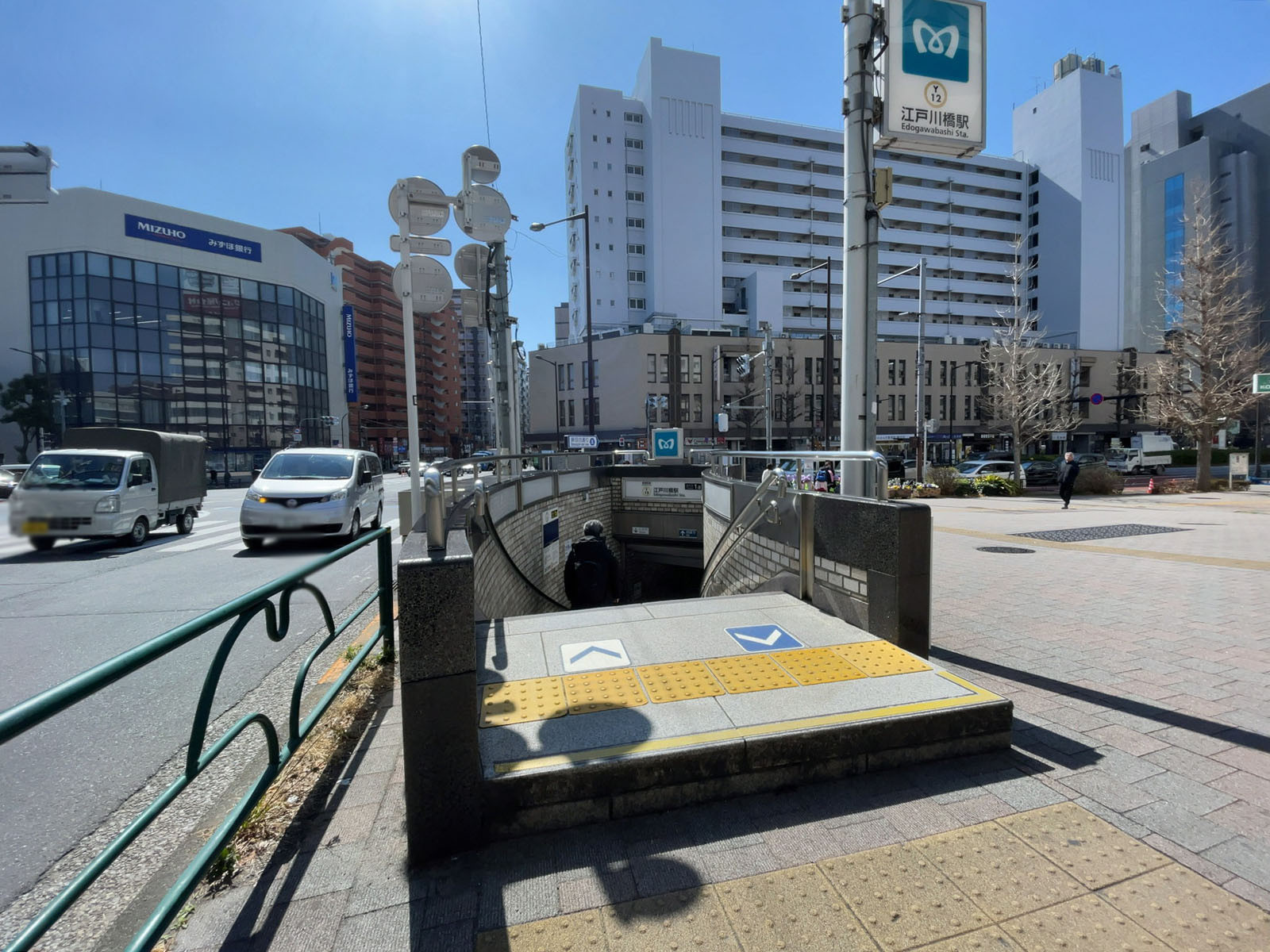 最寄りの「江戸川橋駅」