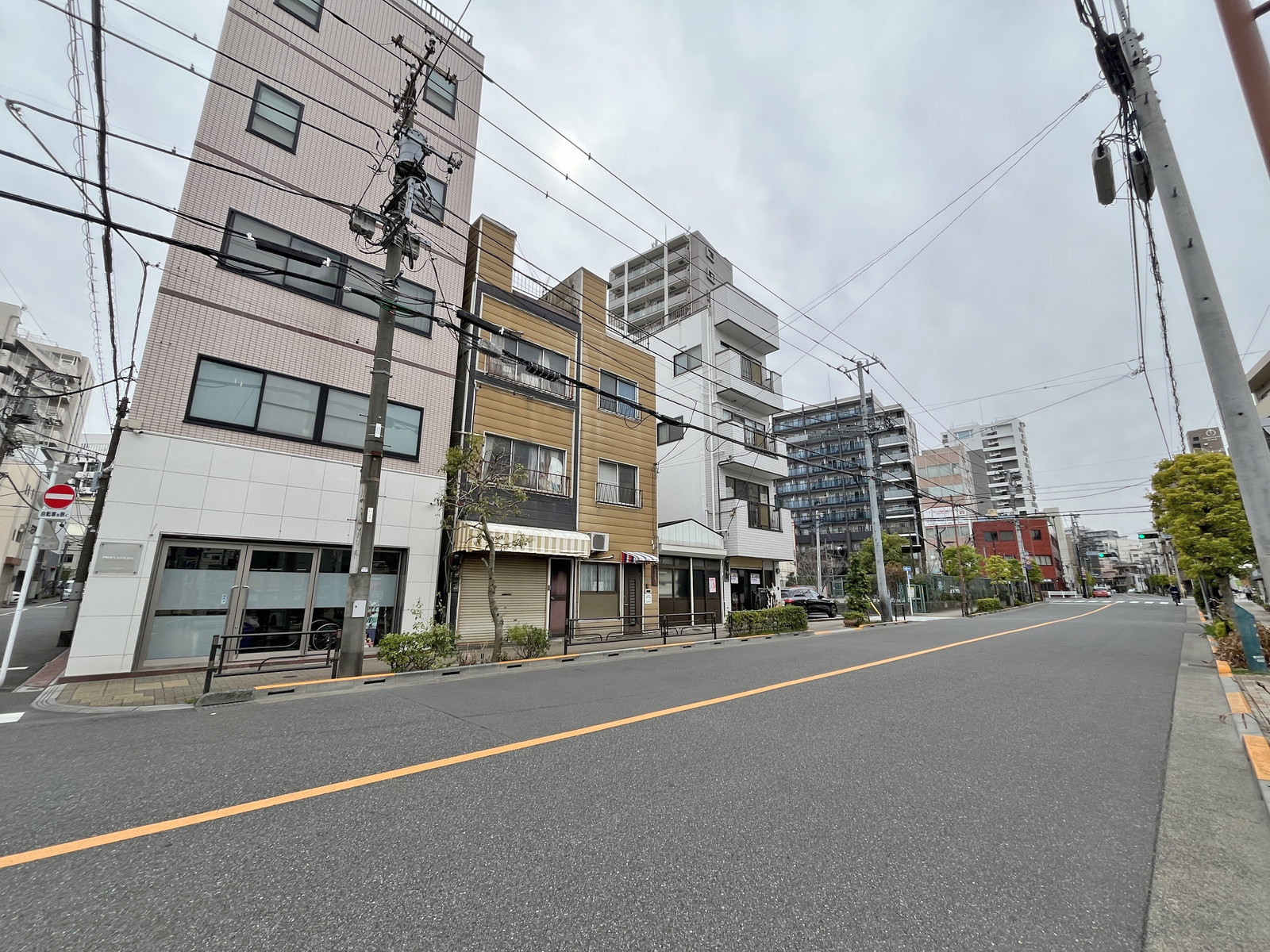 辻本ビル前面通り