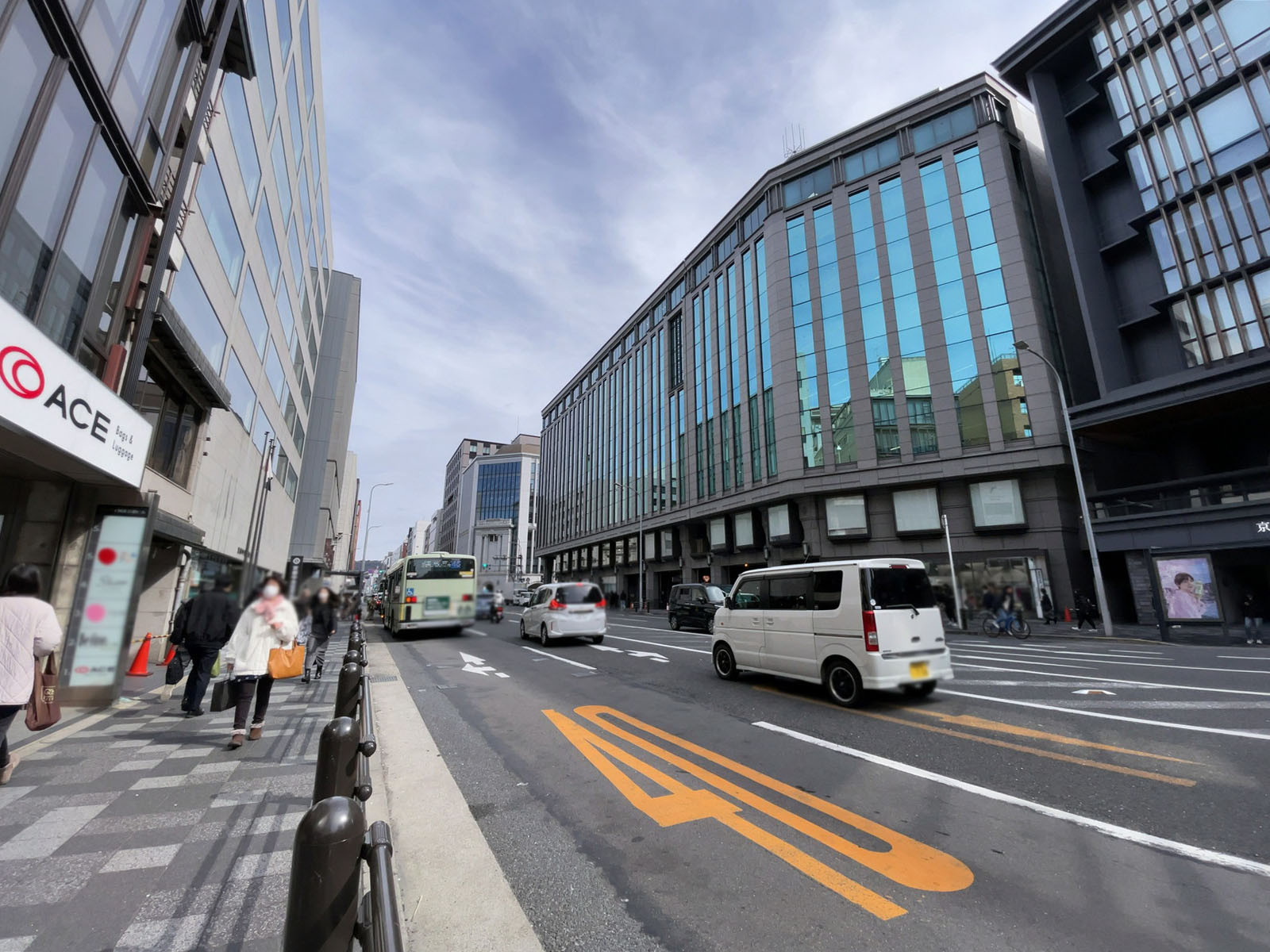 ケイアイ興産京都ビル前面の通り