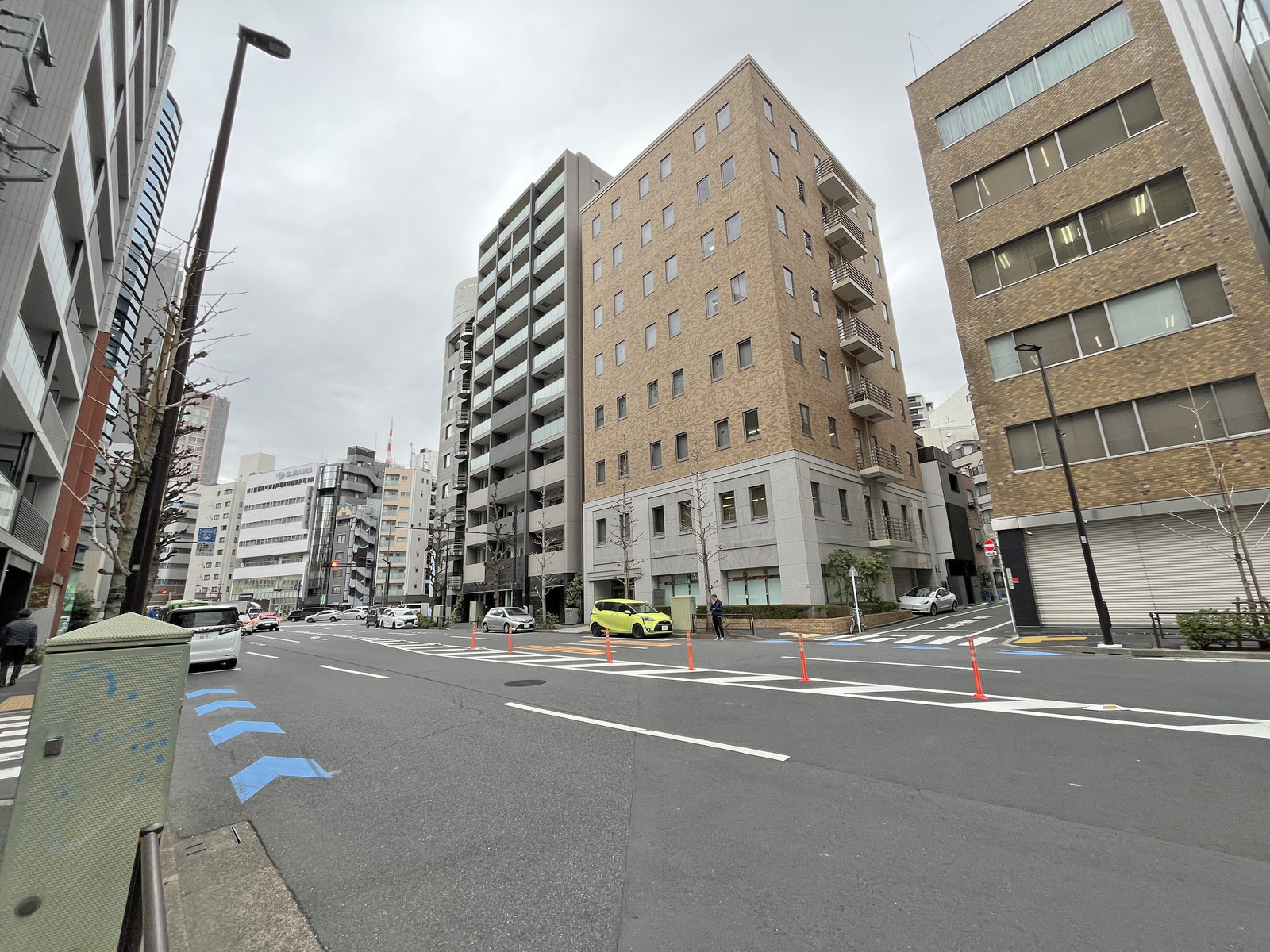 NF本郷ビル前面通り