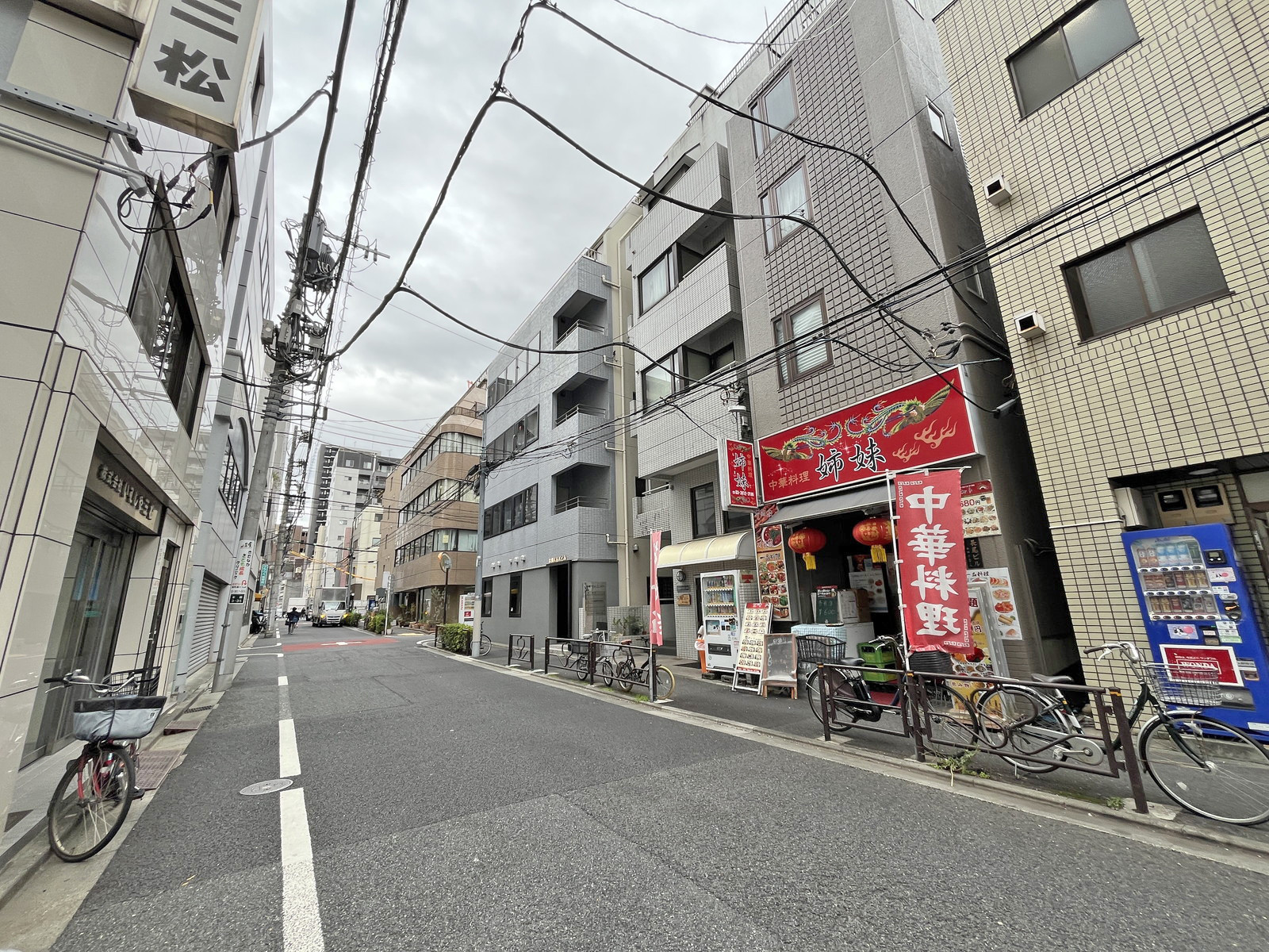THE PORTAL本郷三丁目前面通り