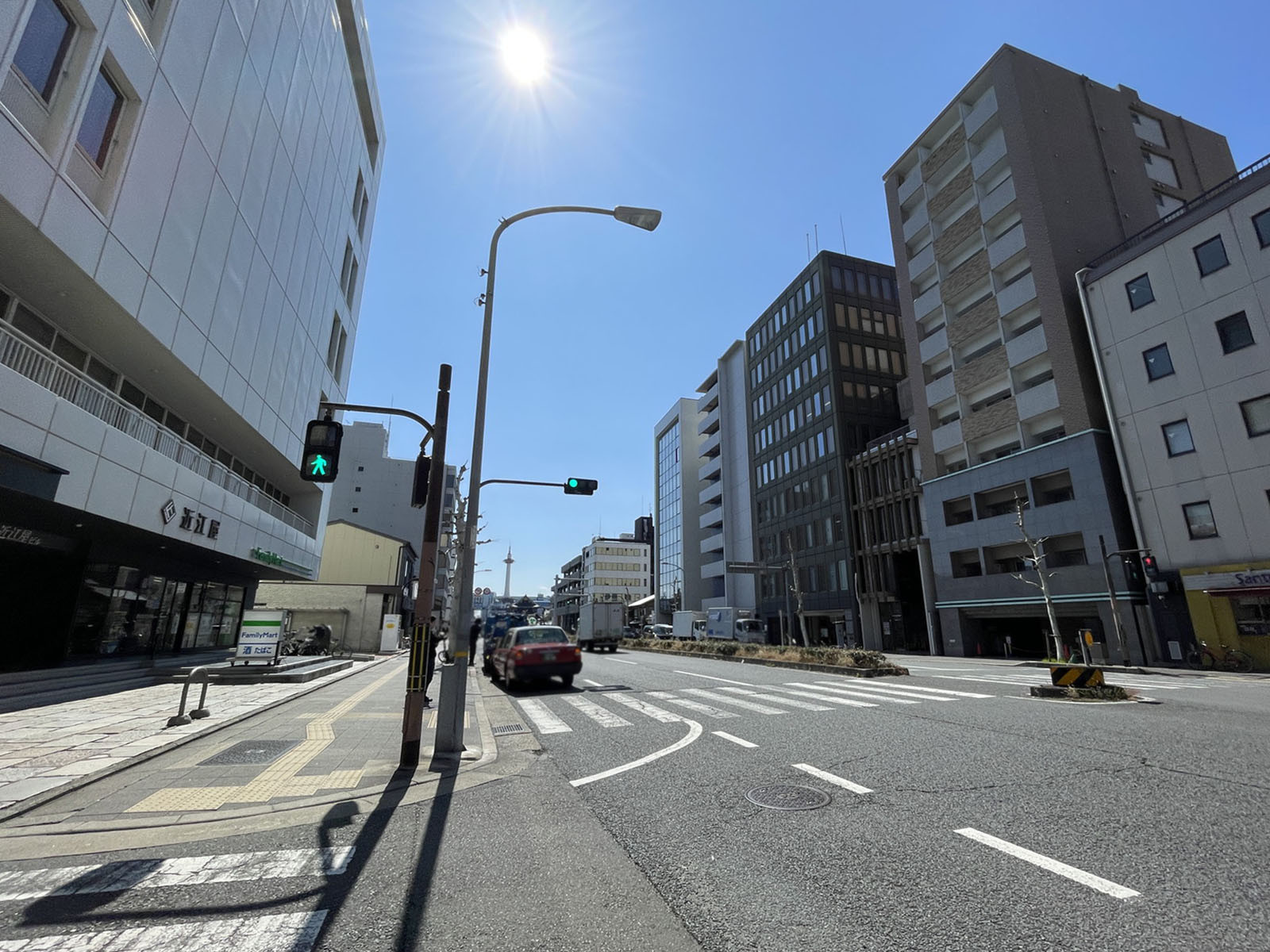 第10長谷ビル前面の通り