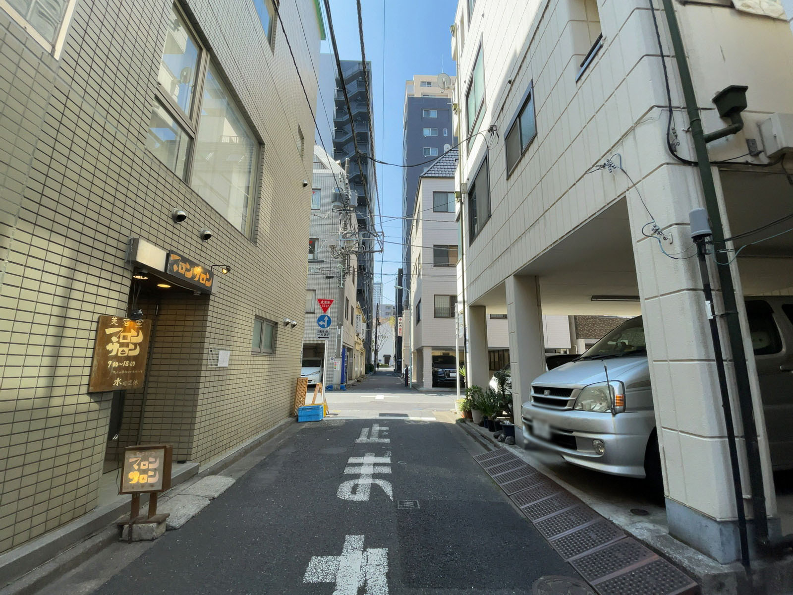 大塚ビル第2前面の通り