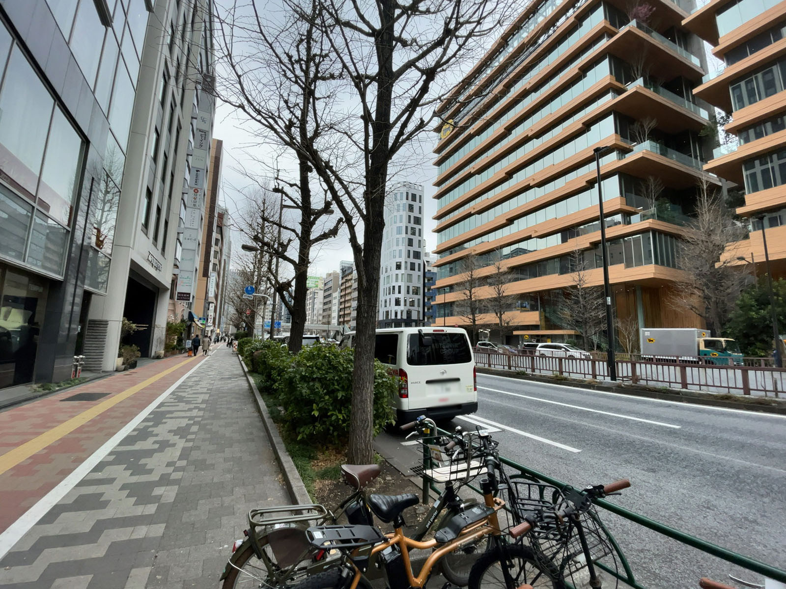 ラウンドクロス銀座2丁目前面の通り