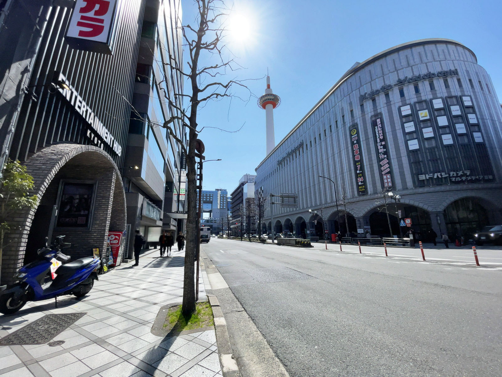 京阪京都ビル前面の通り