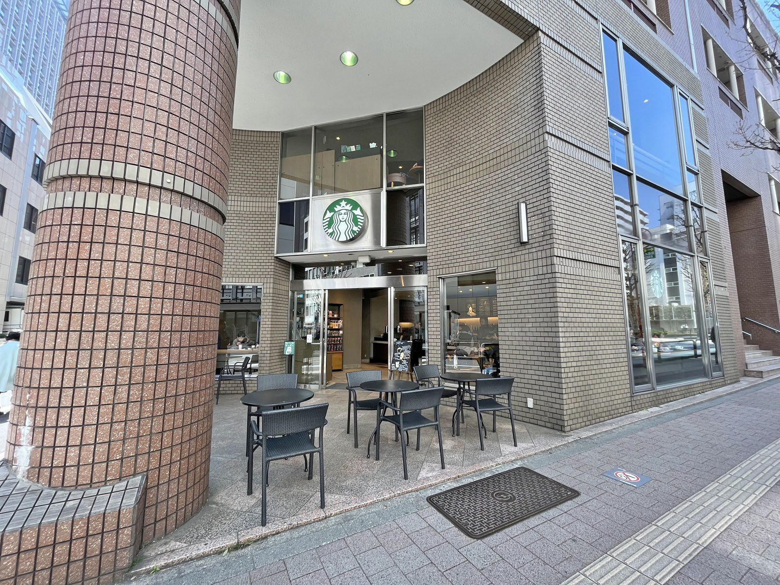 徒歩3分のスターバックス コーヒー お茶の水村田ビル店
