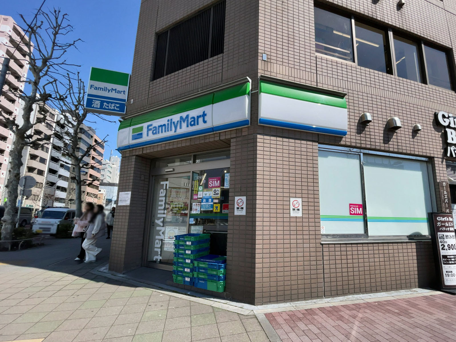 徒歩2分のファミリーマート 築地本願寺前店