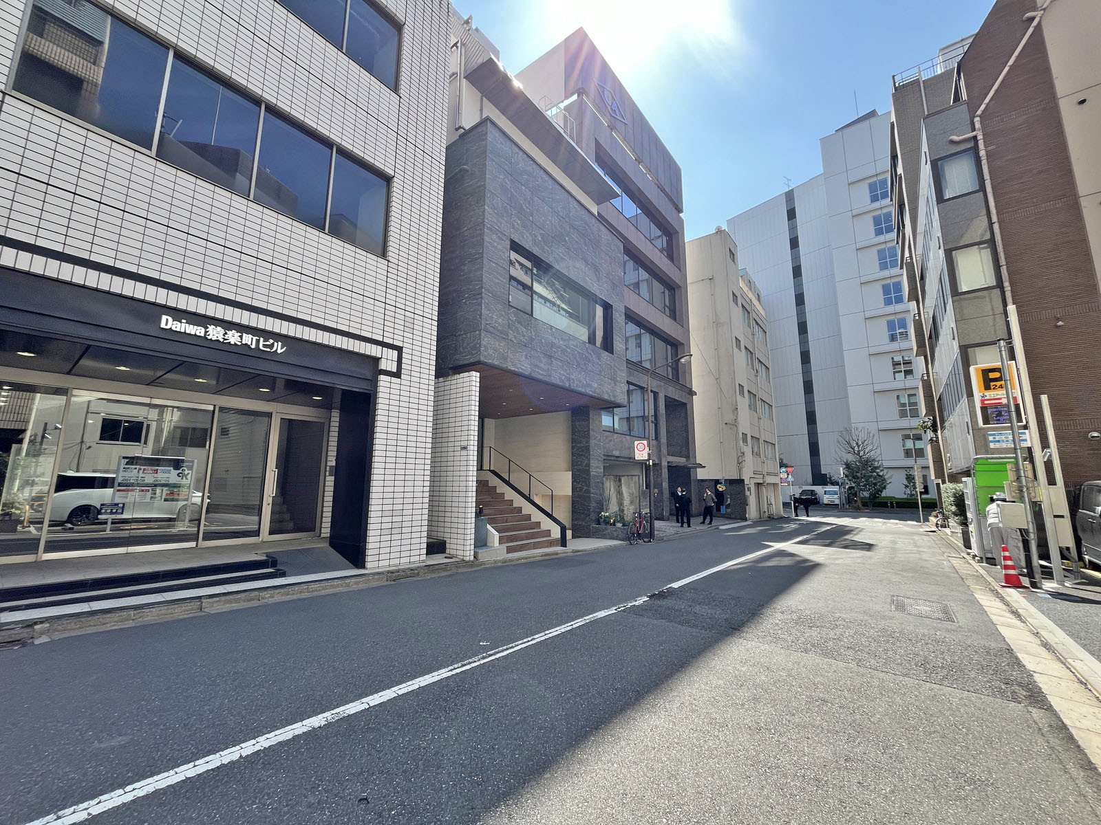 TOHYUビル前面通り