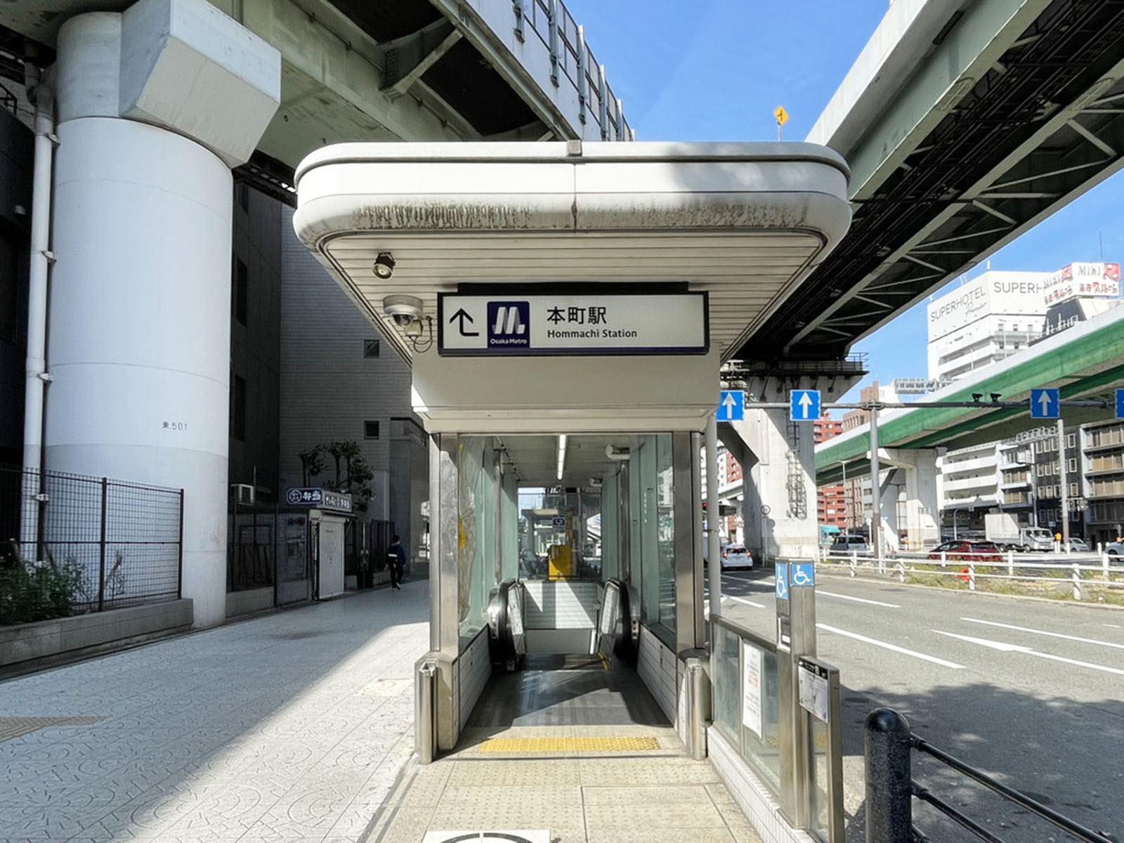 最寄りの「本町駅」