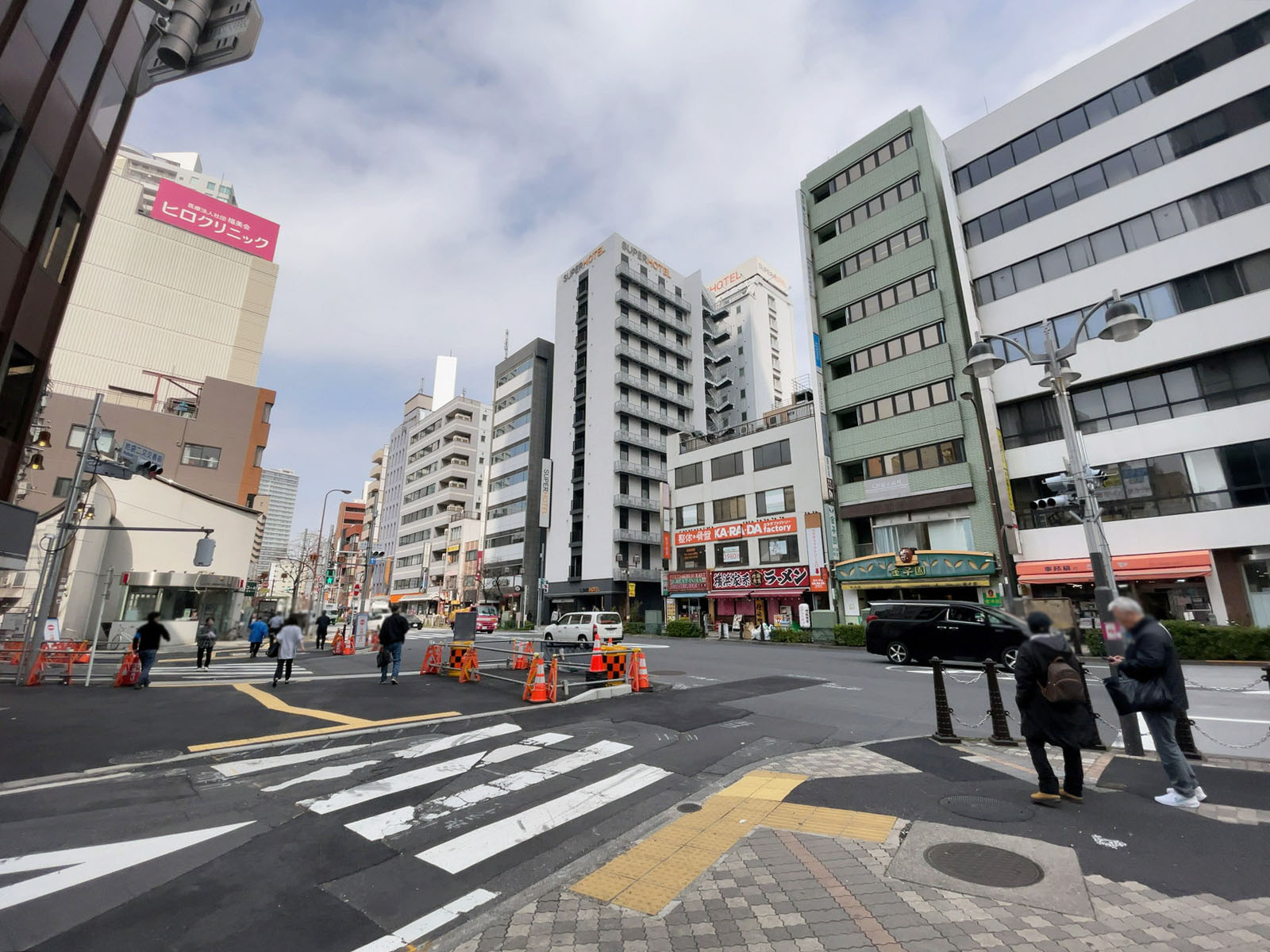 IT TOWER TOKYO前面の通り