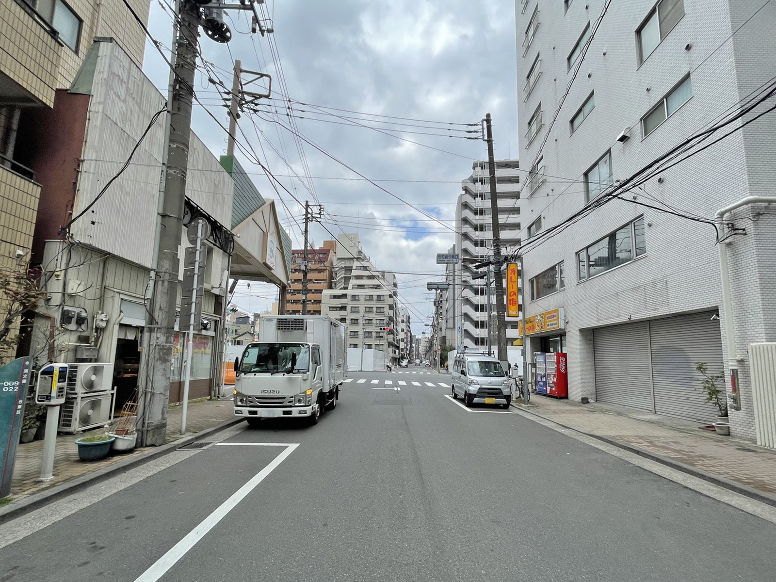 タケイビル前面の通り