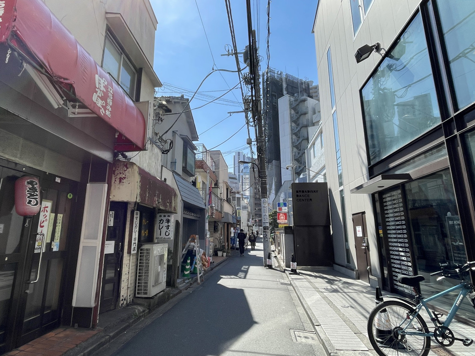 みなみビル前面の通り