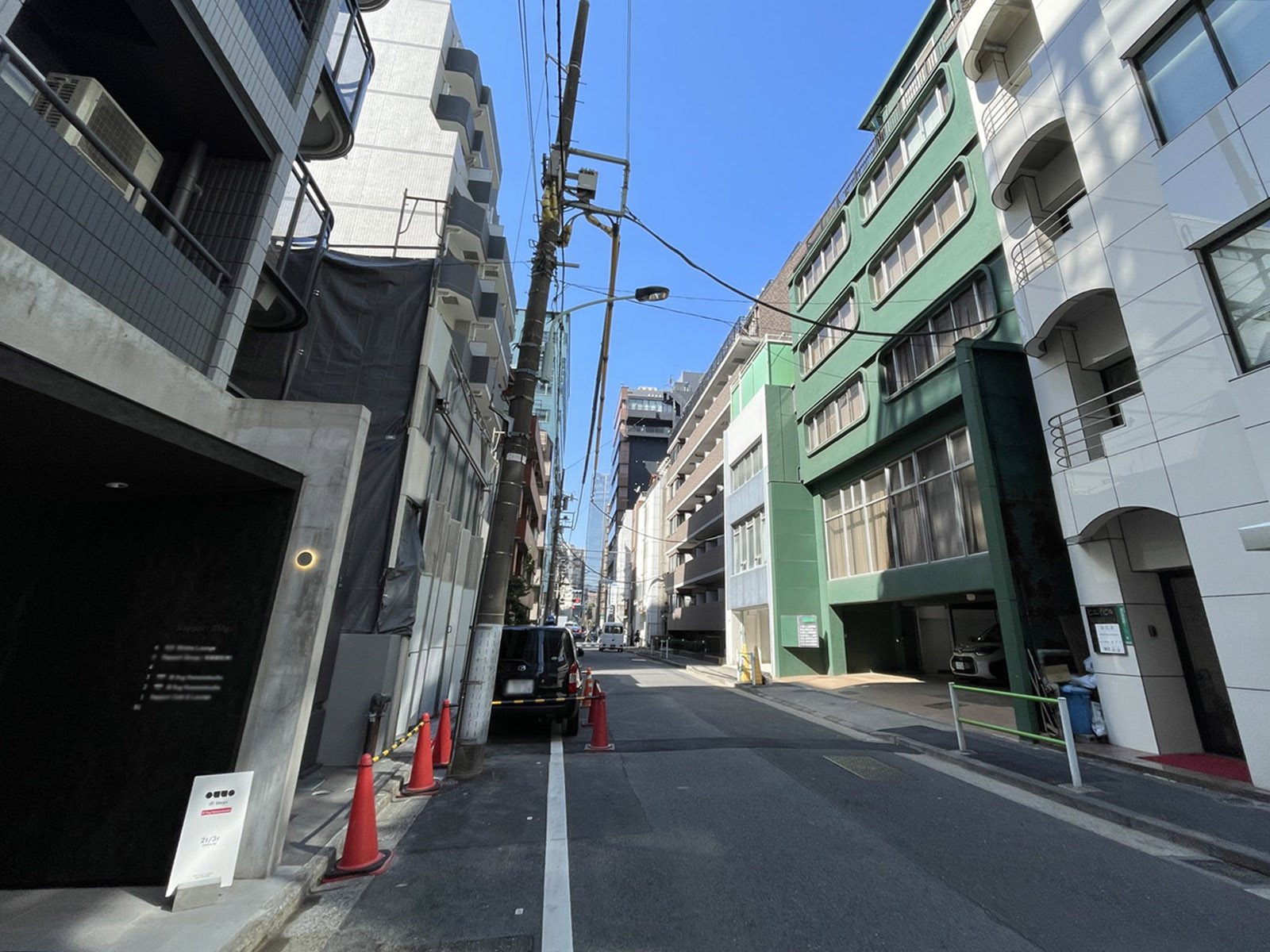 Rapport Bldg.前面の通り