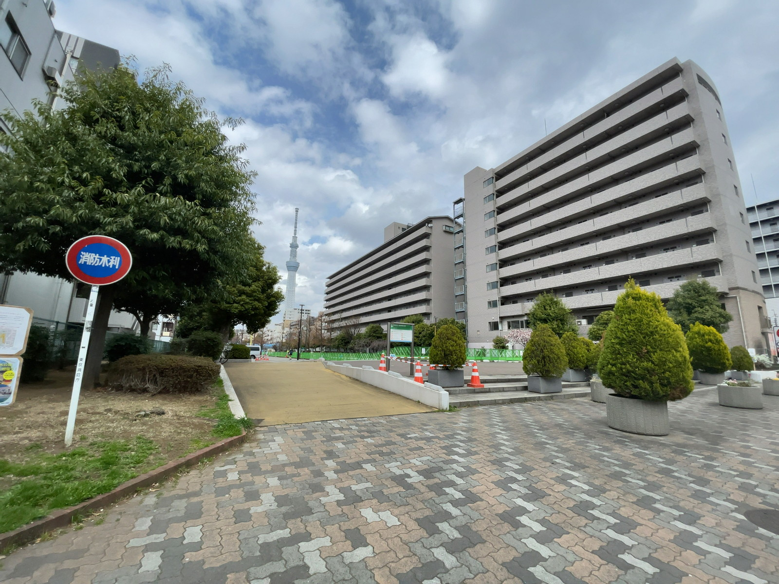 近くの大横川親水公園