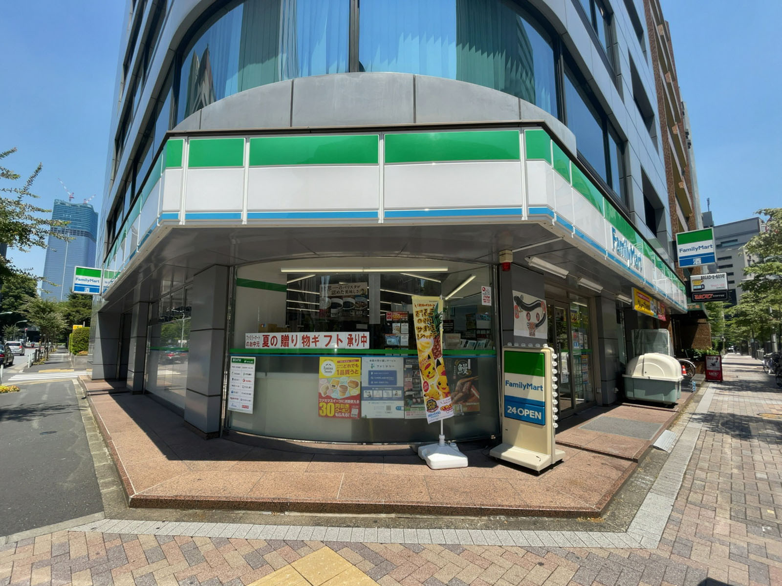 徒歩3分のファミリーマート 芝公園一丁目店
