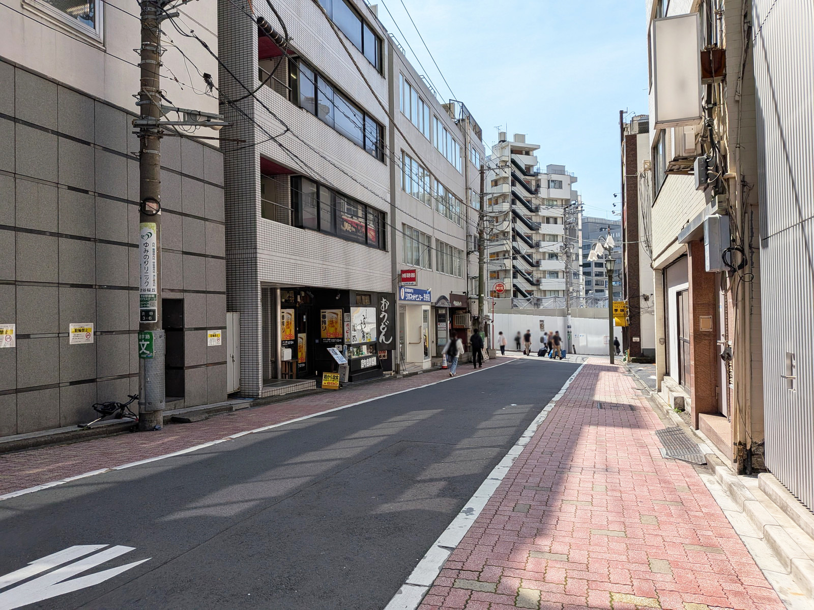 エントランス前の通り