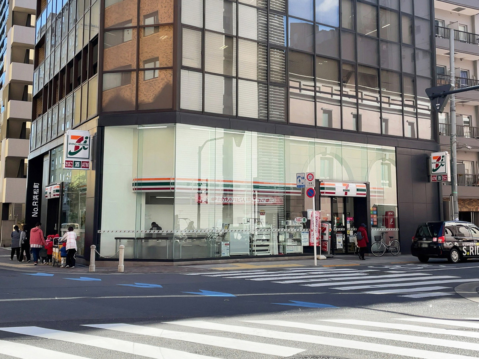 徒歩1分のセブン-イレブン 浜松町1丁目北店