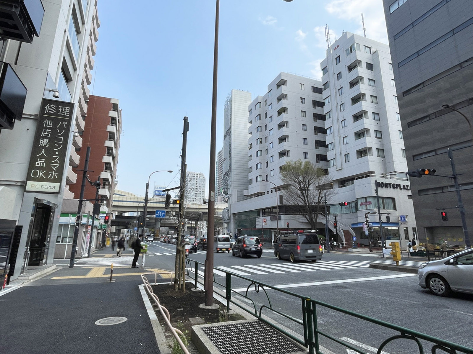 Fプラザ前面の環状三号線