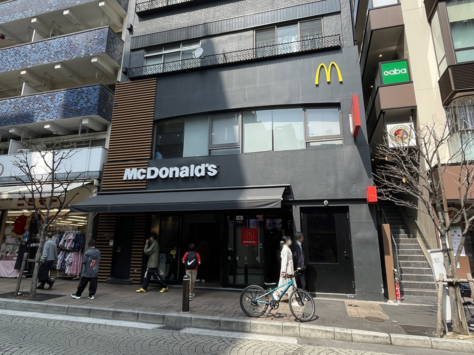 徒歩1分のマクドナルド 麻布十番店