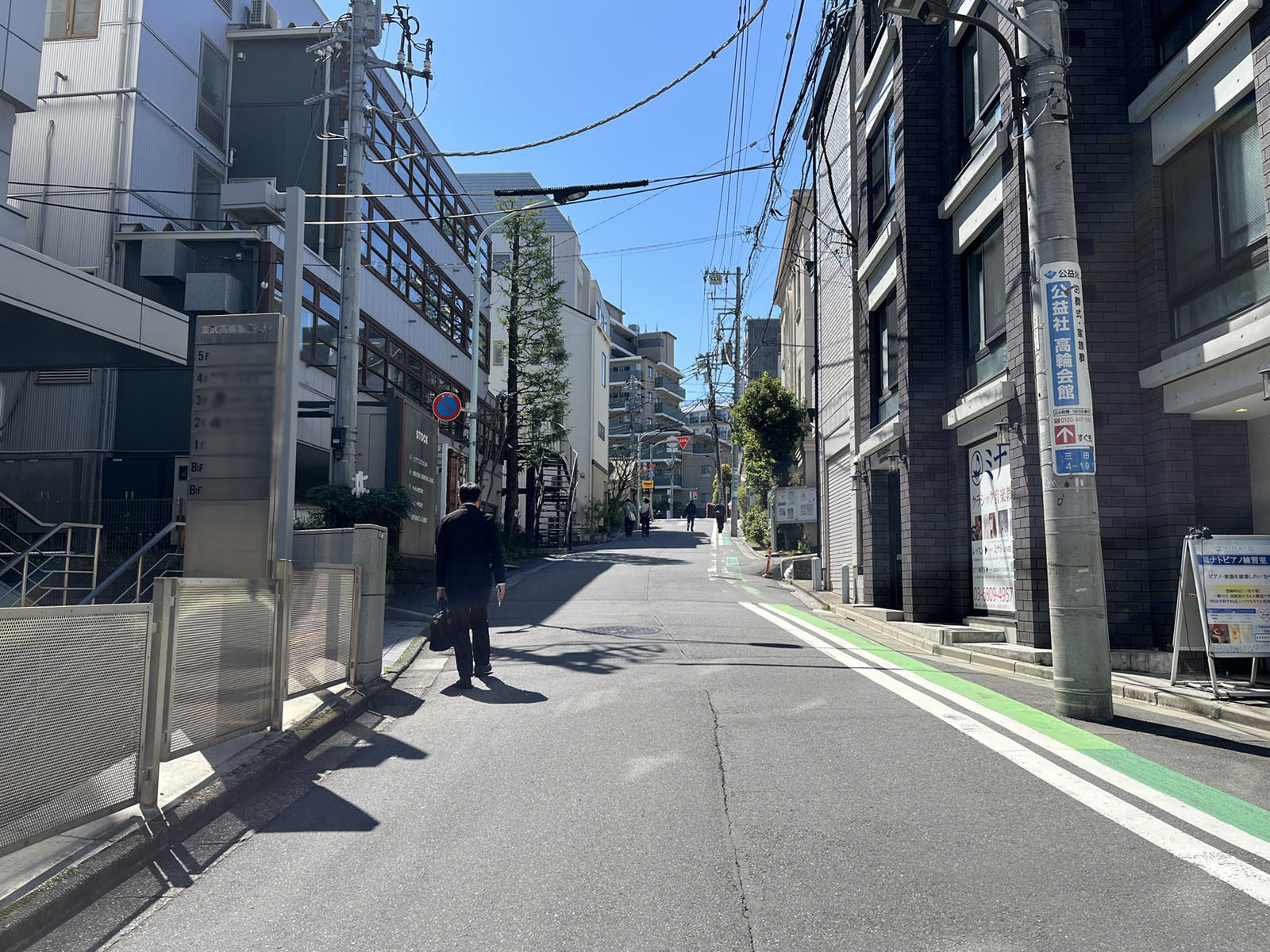 東武高輪第2ビル前面の通り
