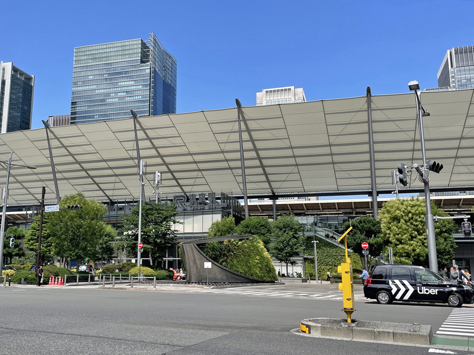 徒歩圏内の東京駅