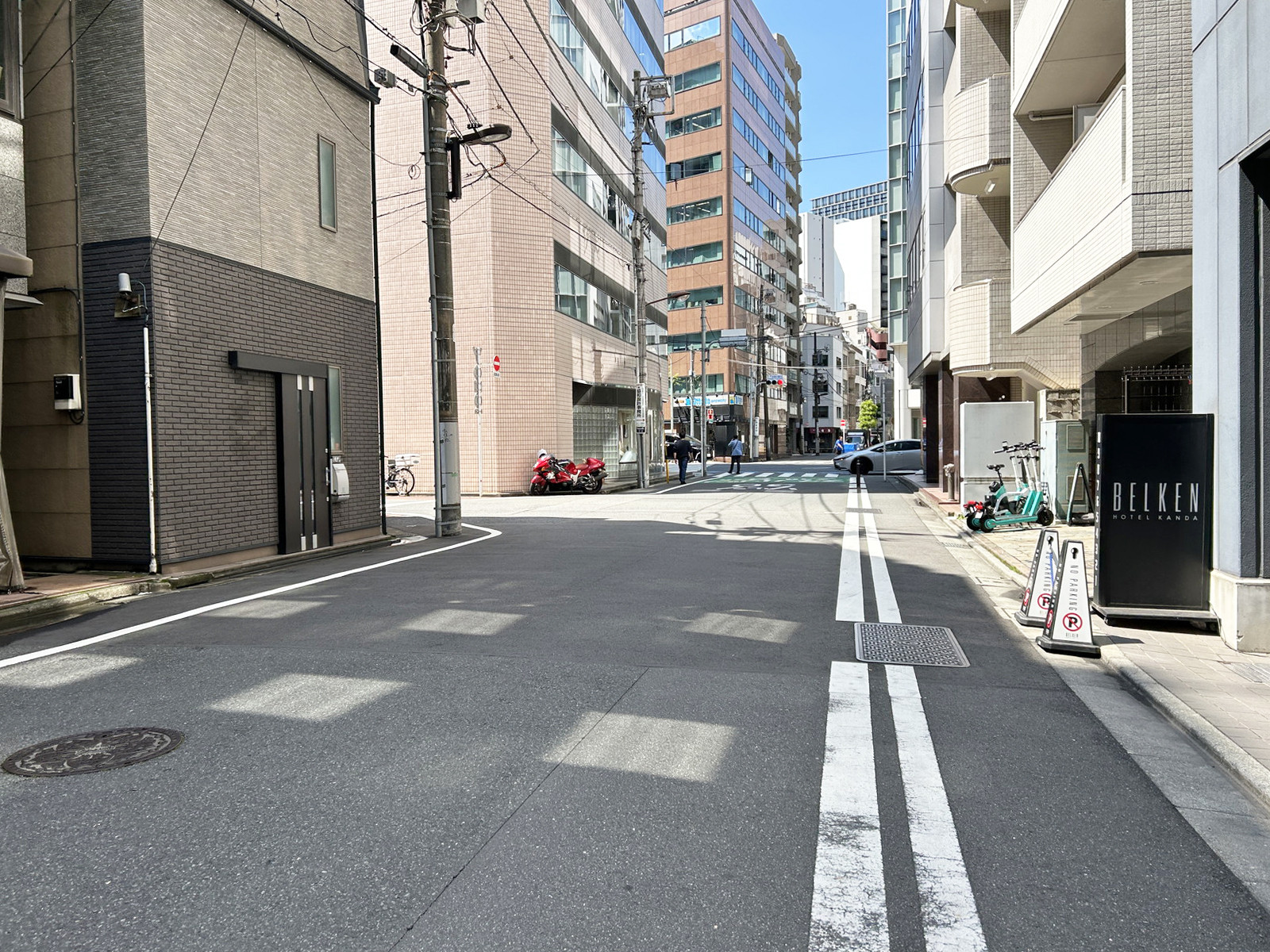 安和司町ビル前面通り