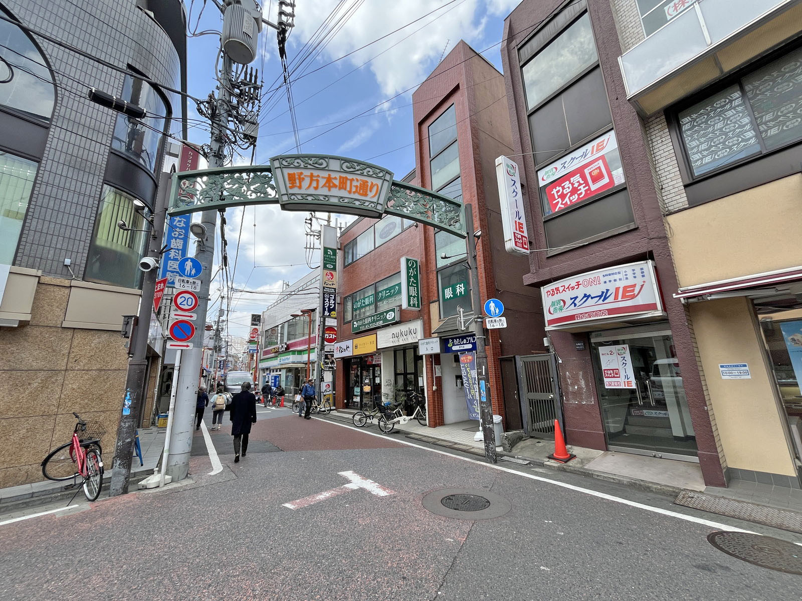矢島ビル前面の通り