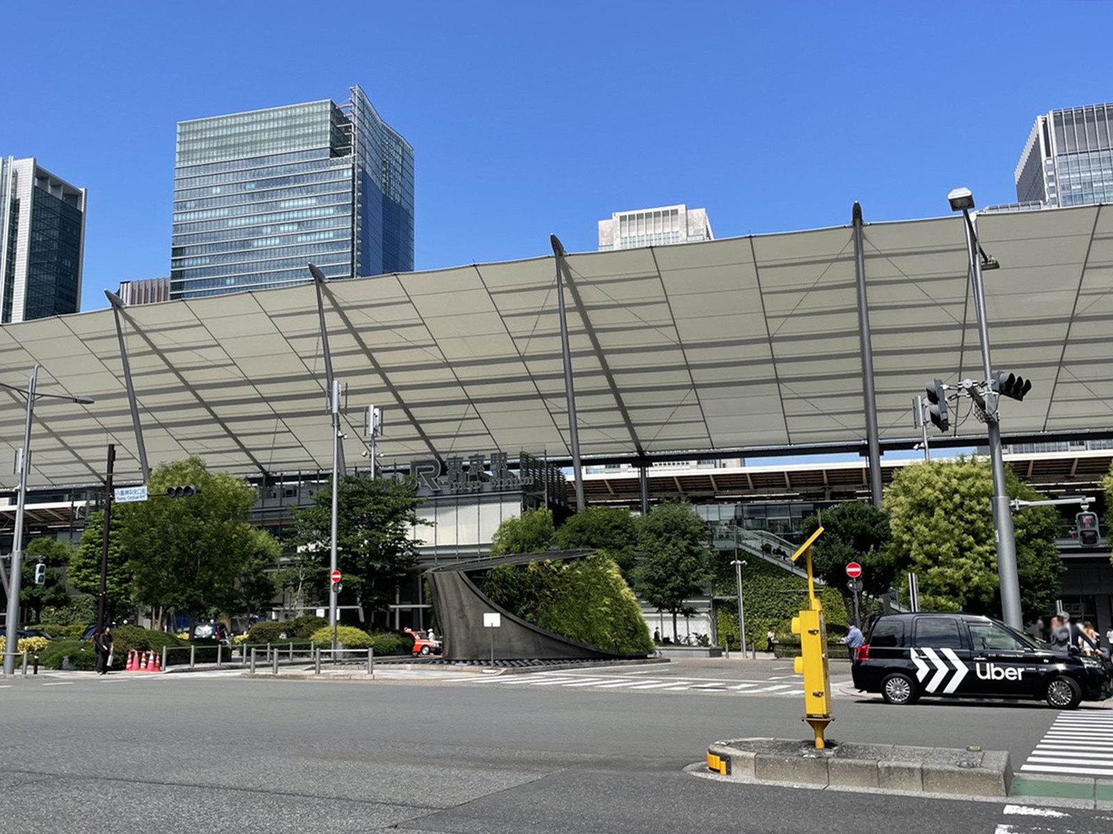 徒歩圏内の「東京駅」