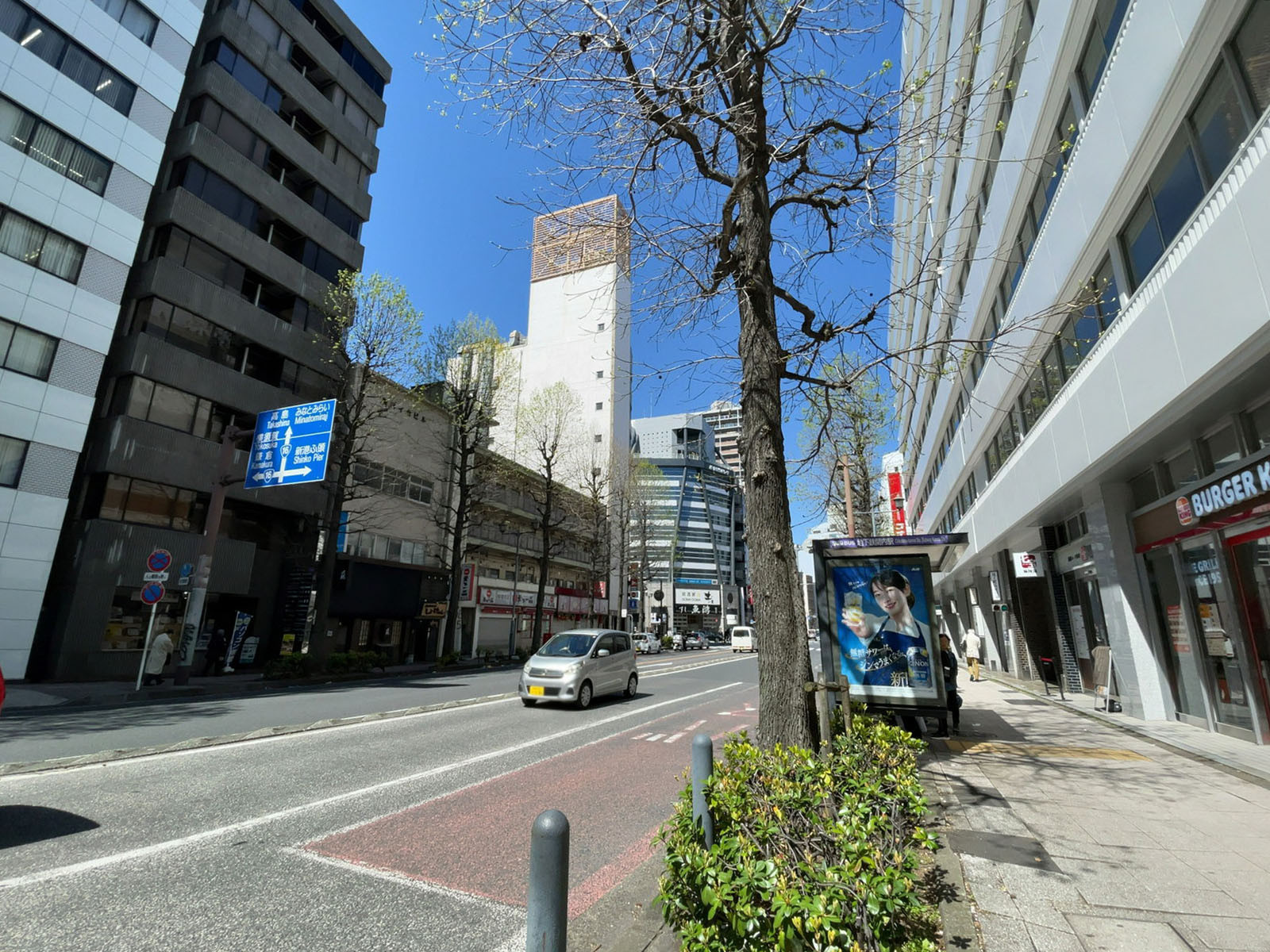 横浜フジタビル前面の通り