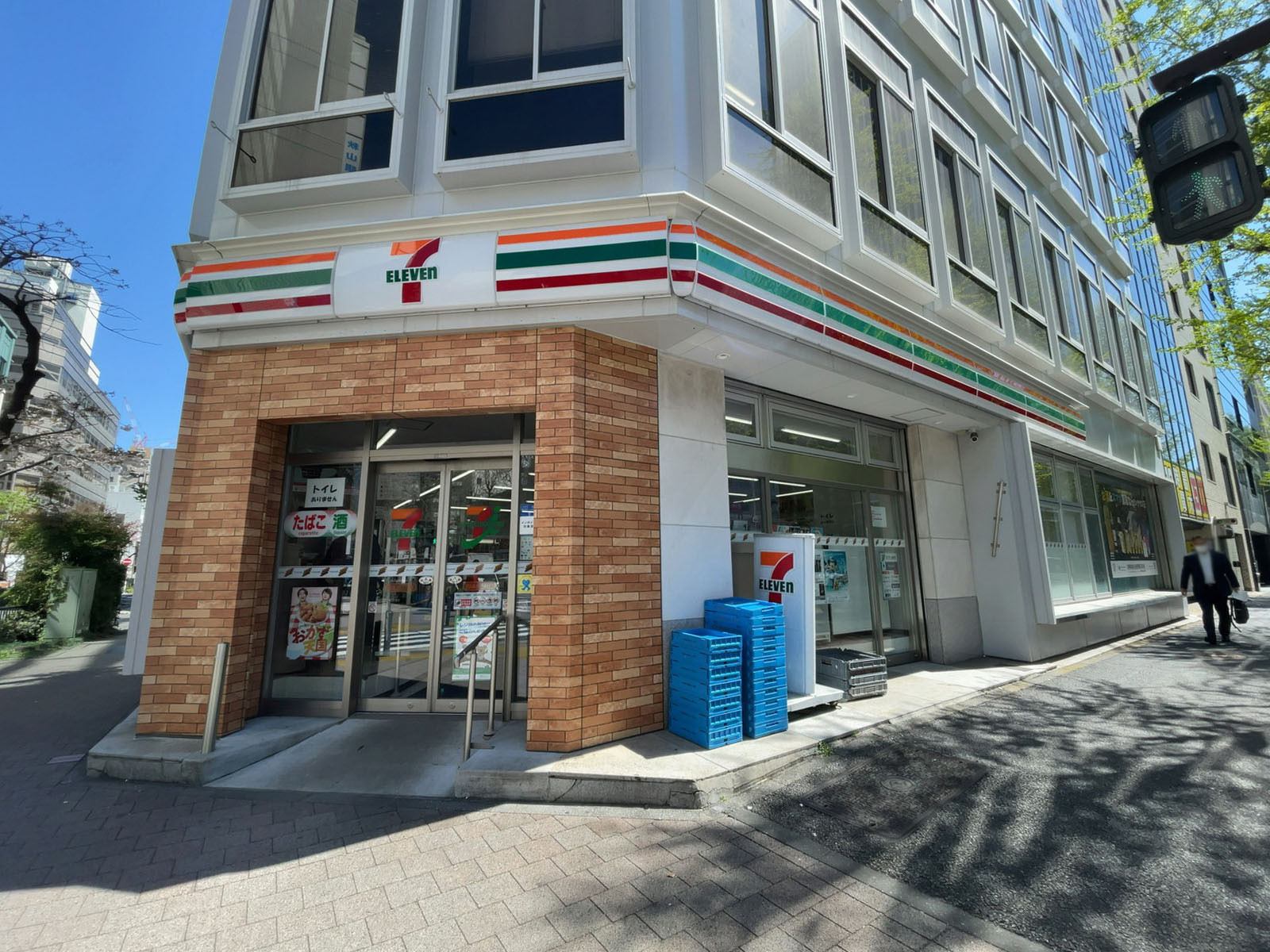 徒歩1分のセブン-イレブン 横浜尾上町2丁目店