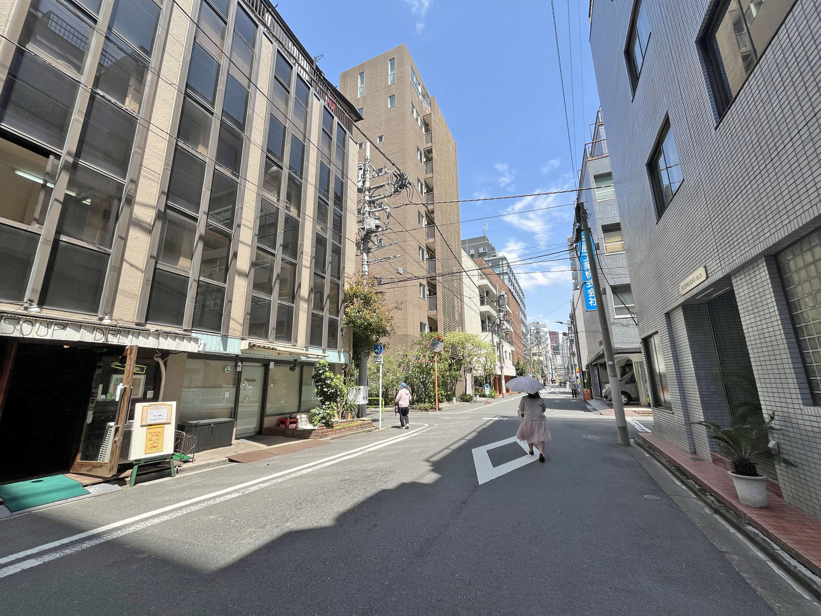 NOVEL WORK Jimbocho前面の通り