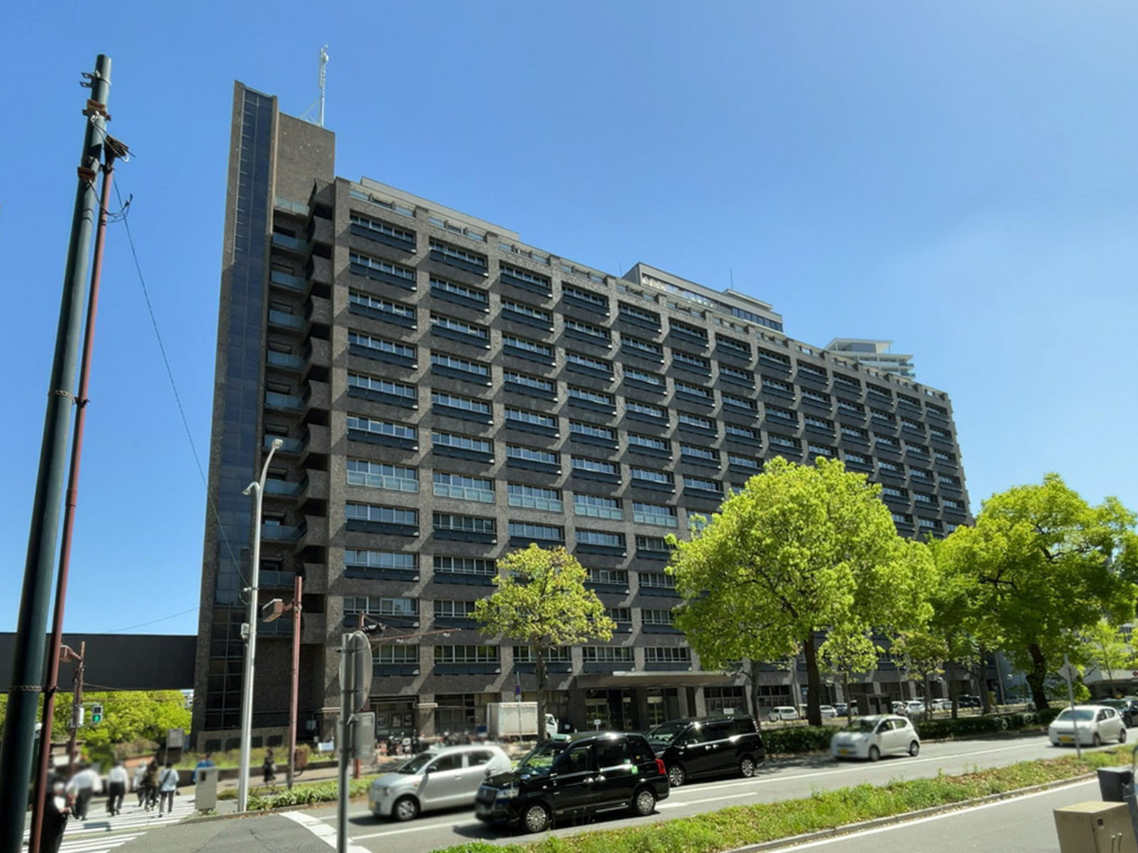 向かいの兵庫県庁第一号館