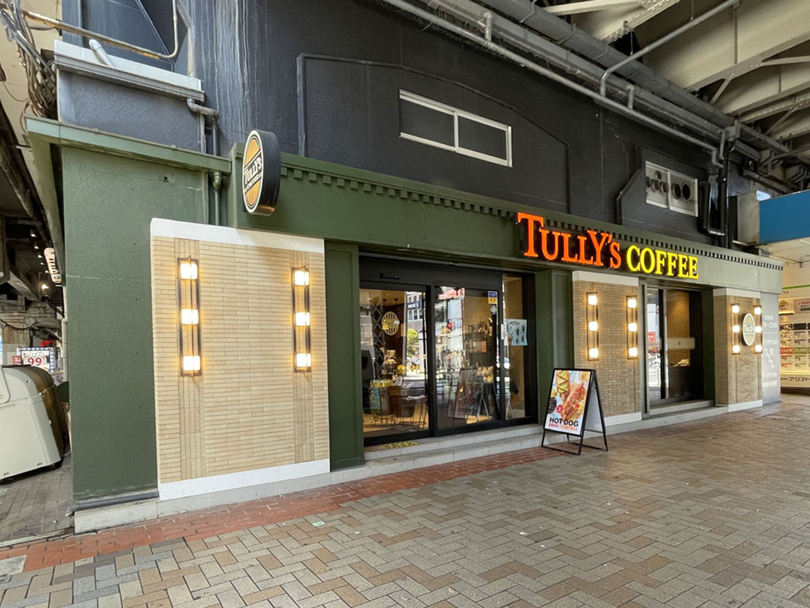 徒歩4分のタリーズコーヒー ピアザ神戸店