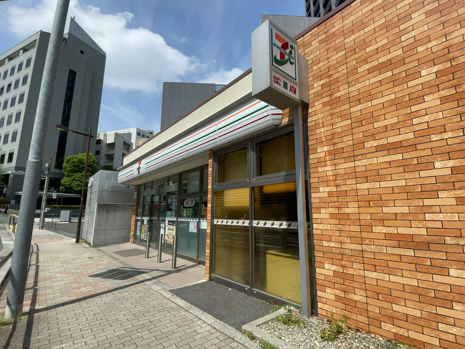 徒歩3分のセブン-イレブン 紀尾井坂店