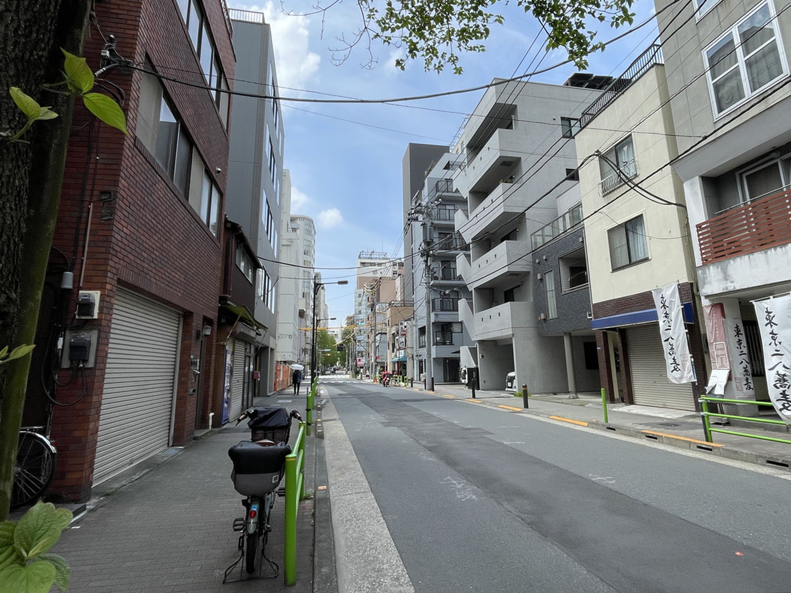 田口ビル前面の通り