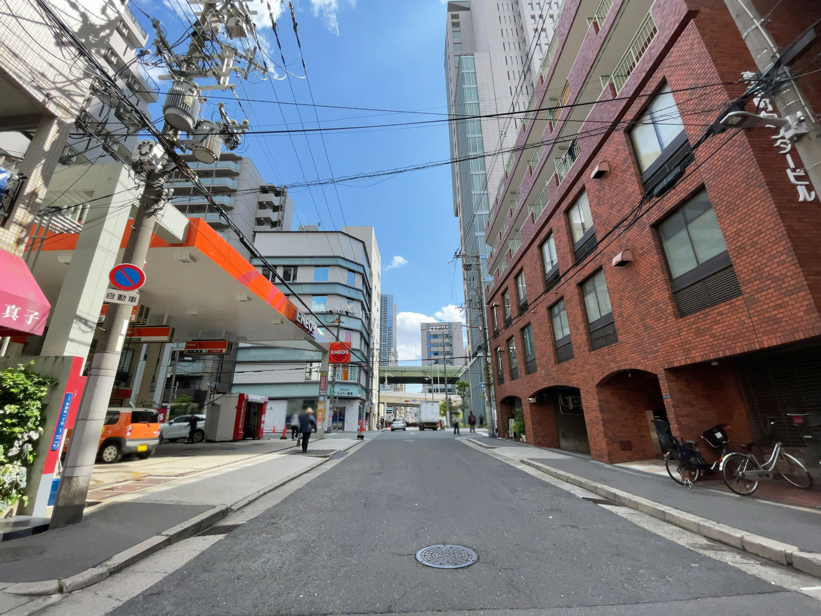 東本町センタービル前面の通り