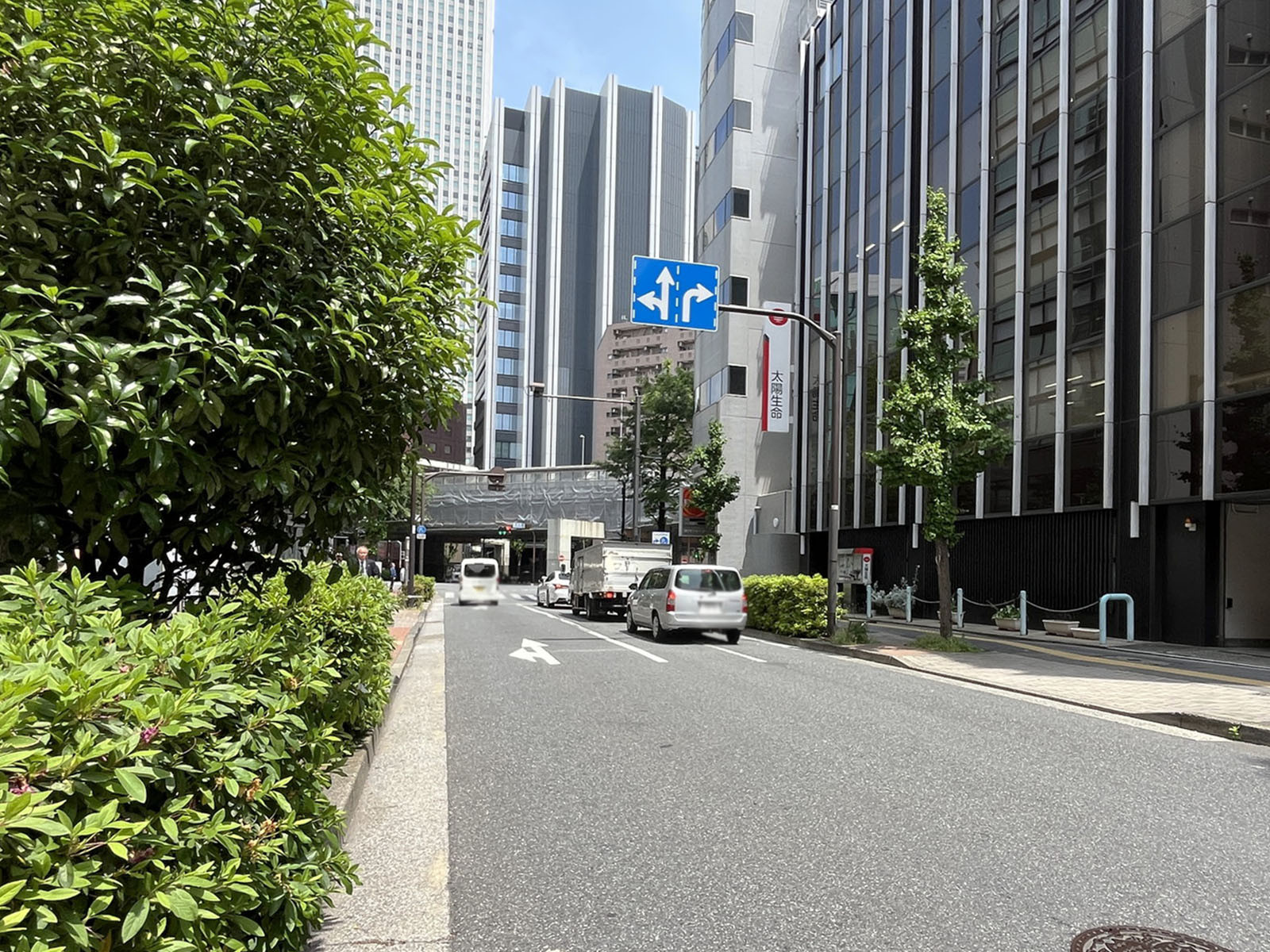 太陽生命池袋ビル前面の通り