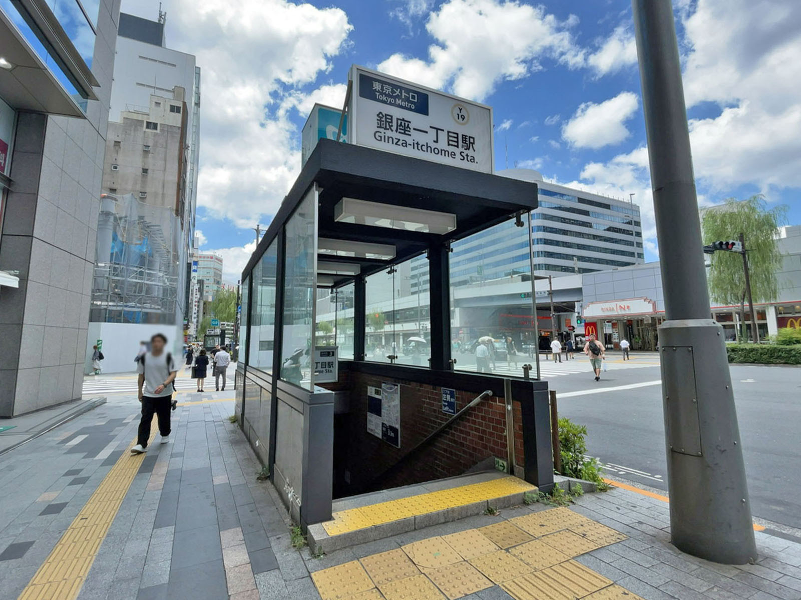 最寄りの「銀座一丁目駅」