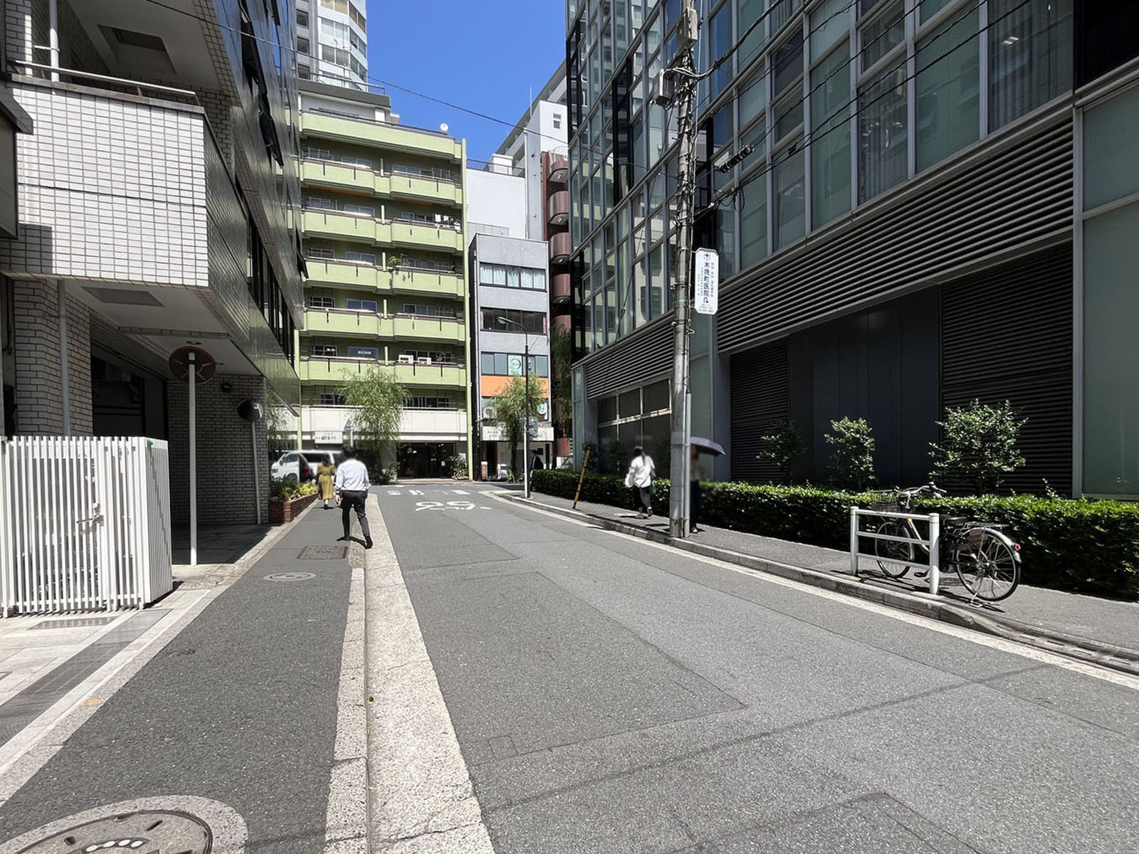 銀座スクエアビル前面の通り